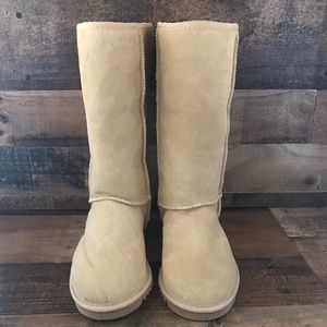 Ugg Boots Woman’s Size 5 NWOT